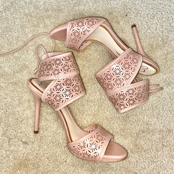 Jessica Simpson heels - Picture 1 of 3